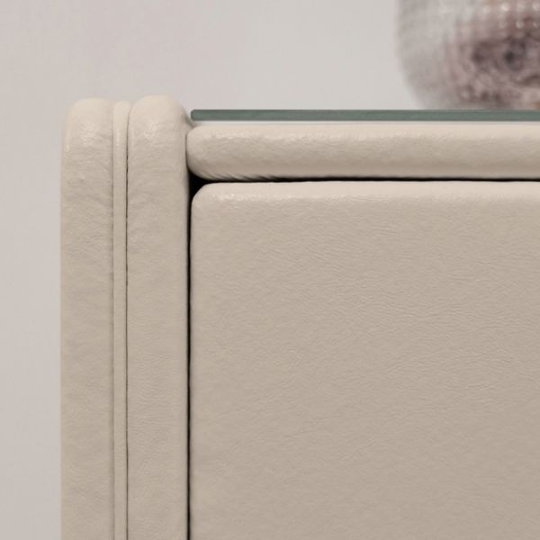 Комод «Алеро», 3 ящика, 1010 ? 375 ? 765 мм, экокожа, стекло, цвет взбитые сливки